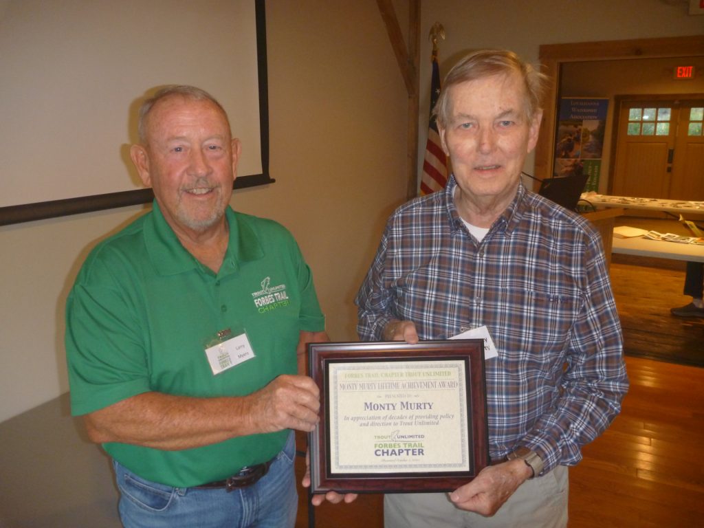Larry presents Monty Award